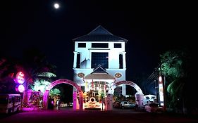 Regant Lake Palace Hotel